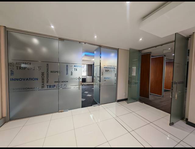 551M² OFFICE TO LET IN RANDJESPARK
